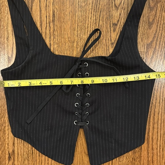 Silence + Noise women’s black on striped lace up crop top size M - Picture 4 of 7